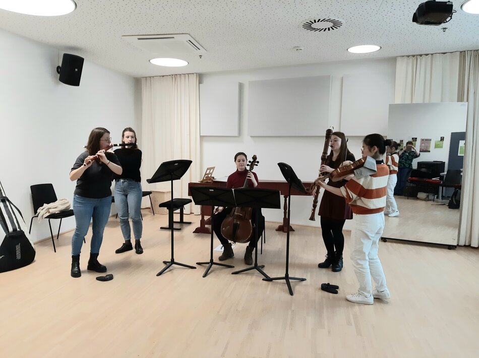 Alte Musik Ensemble beim Musizieren