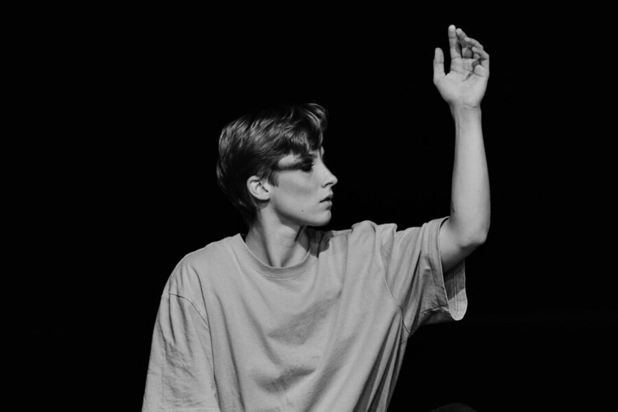 (c) Alina Lugosvkaya