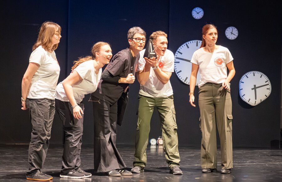 (c) Leonardo Riveiro