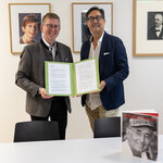 Martin Rummel und Rico Gulda mit Urkunde