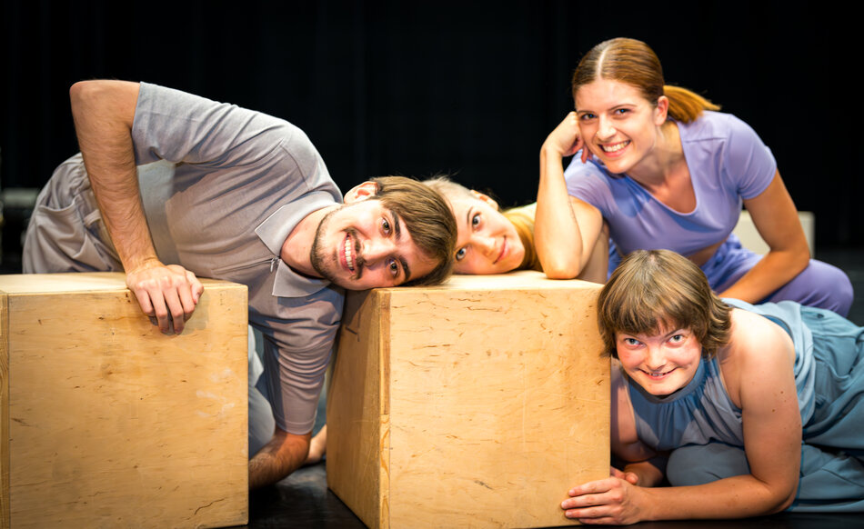 (c) Leonardo Riveiro