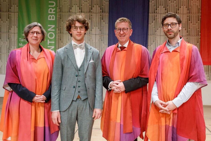 (c) Hermann Wakolbinger