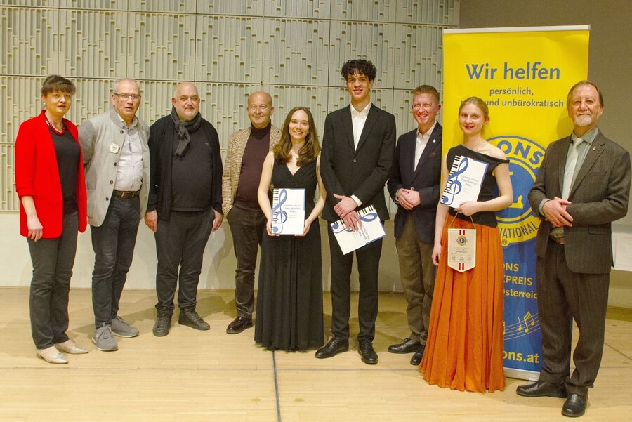 (c) Manfred Holzinger